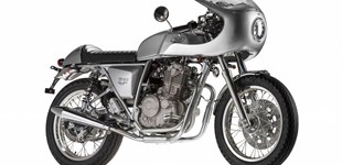 Triumph Daytona 675 2009 vs Mash Cafe Racer TT40 2017